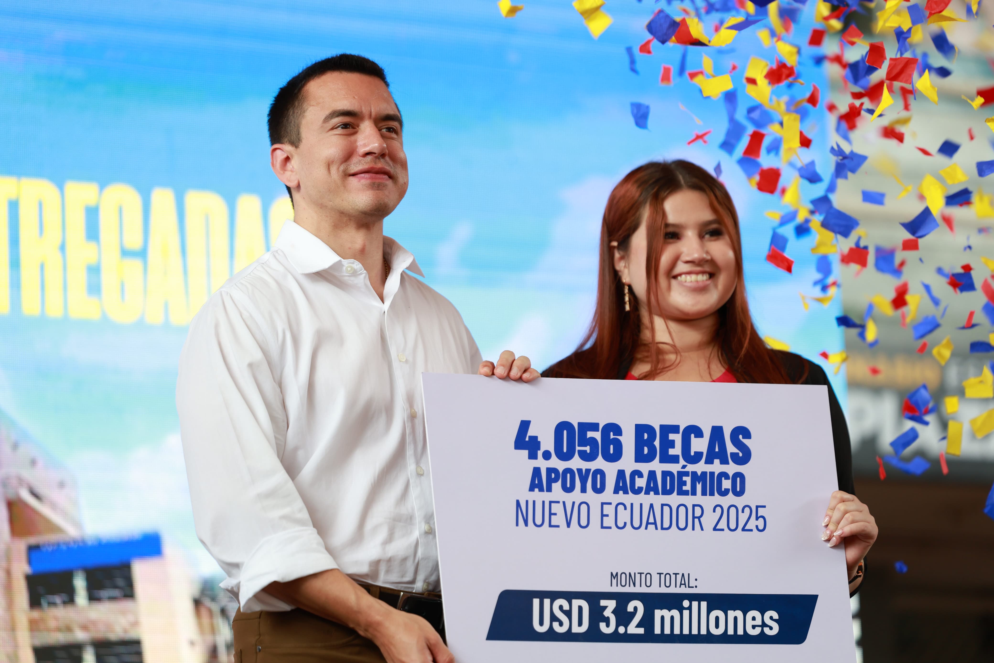 Gobierno lanza programa de becas "Jóvenes del Nuevo Ecuador" para estudiantes de educación superior